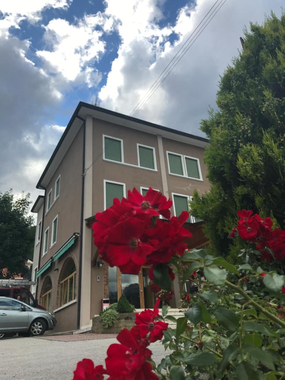 Carla Failela Hotel Valli del Pasubio Exterior foto